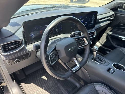 Used 2025 Ford Mustang GT Premium RWD image 13