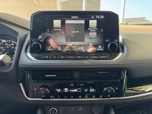 Used 2023 Nissan Rogue SL w/ SL Premium Package image 22