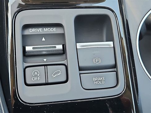 New 2025 Honda Pilot Touring image 18