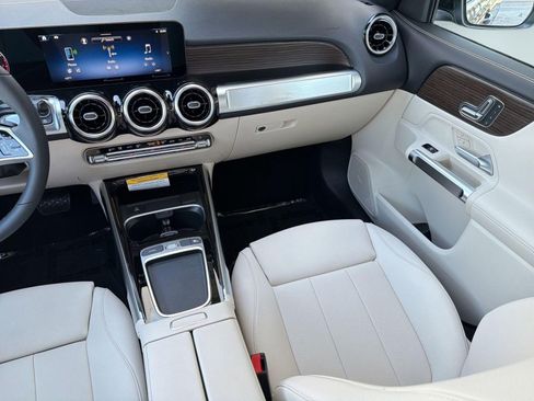 New 2026 Mercedes-Benz GLB 250 image 28