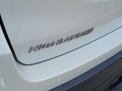 Used 2015 Toyota Highlander XLE FWD image 7