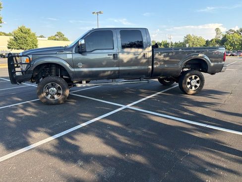 Used 2016 Ford F250 XLT w/ XLT Premium Package AWD/4WD image 2