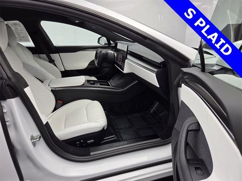 Used 2021 Tesla Model S Plaid image 17