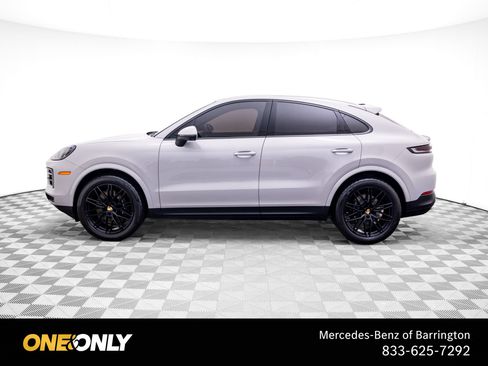 Used 2024 Porsche Cayenne Coupe AWD/4WD image 2