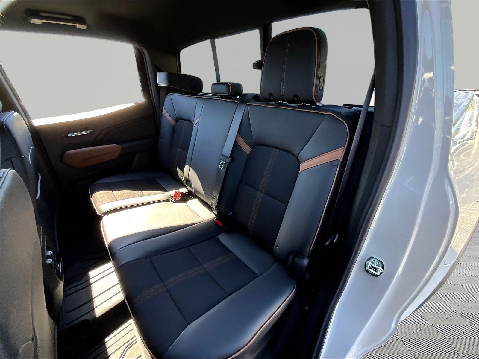 New 2026 GMC Canyon AT4 w/ LPO, Skid Plate Package AWD/4WD image 17
