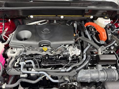 Certified 2024 Toyota Venza LE AWD/4WD image 33