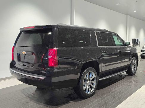 Used 2018 Chevrolet Suburban Premier image 7
