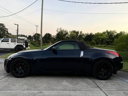 Used 2007 Nissan 350Z Touring RWD image 11