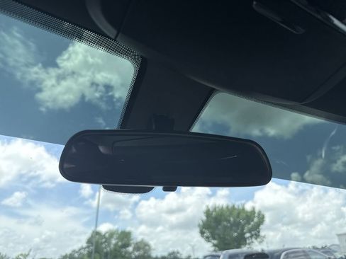 Used 2022 Dodge Charger SXT RWD image 21