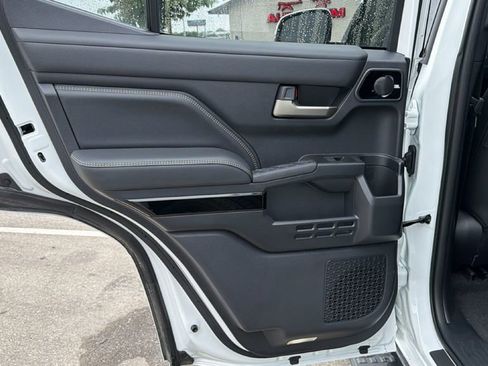 Certified 2025 Toyota 4Runner Limited AWD/4WD image 33