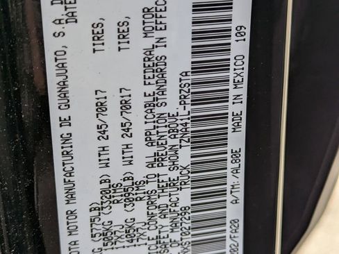 Used 2025 Toyota Tacoma SR image 15