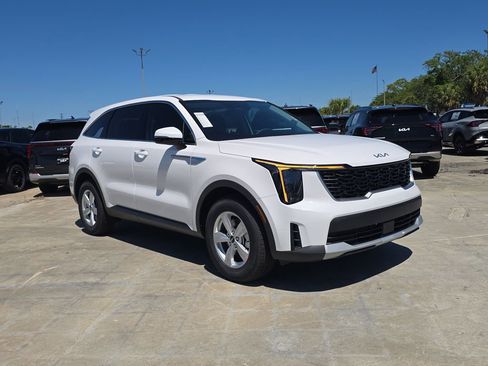 New 2026 Kia Sorento LX FWD image 2