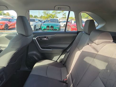 Used 2022 Toyota RAV4 XLE image 9