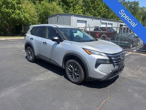 Used 2024 Nissan Rogue S AWD/4WD image 1