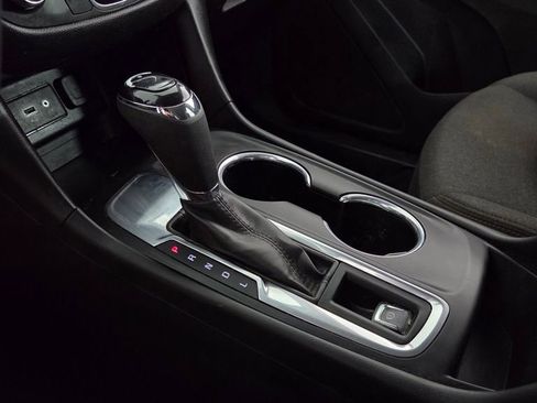 Used 2019 Chevrolet Equinox LT FWD image 20