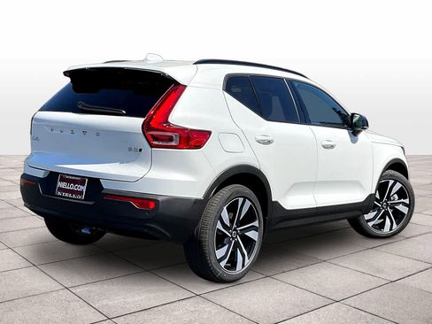 New 2026 Volvo XC40 B5 Ultra w/ Climate Package image 4