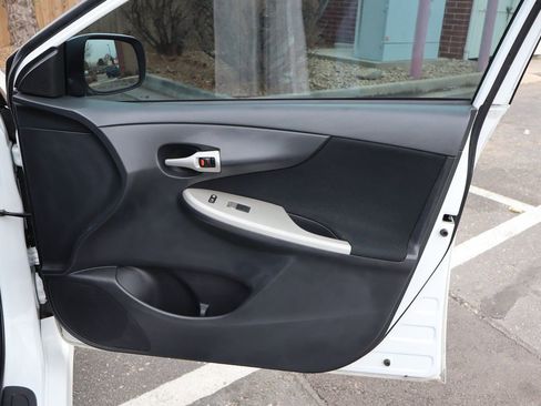 Used 2010 Toyota Corolla S image 26