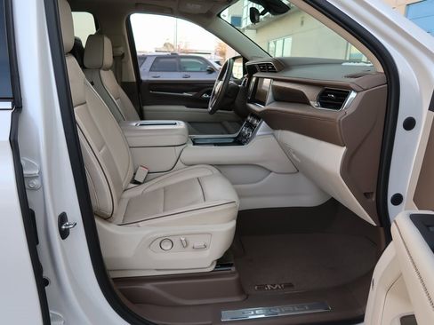Certified 2021 GMC Yukon Denali w/ Denali Ultimate Package image 37