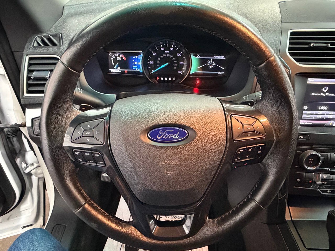 Used 2016 Ford Explorer XLT w/ Equipment Group 202A AWD/4WD image 18