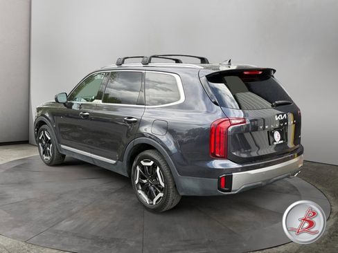 Used 2025 Kia Telluride S image 3