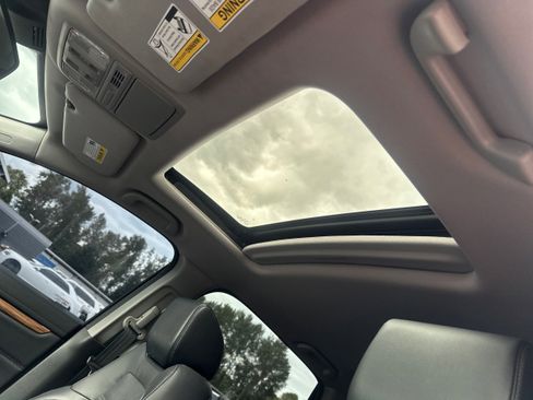 Used 2018 Honda CR-V Touring image 21