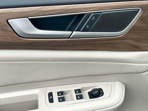 New 2026 Volkswagen Atlas SE FWD image 17