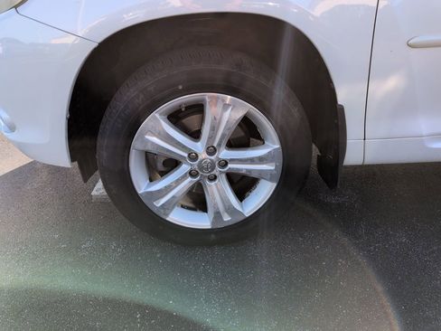 Used 2010 Toyota Highlander Limited AWD/4WD image 27