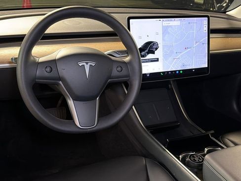 Used 2020 Tesla Model 3 Standard Range image 19