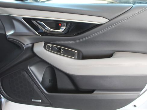 Used 2020 Subaru Outback Limited image 19