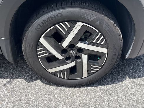 Used 2025 Nissan Kicks SV FWD image 31