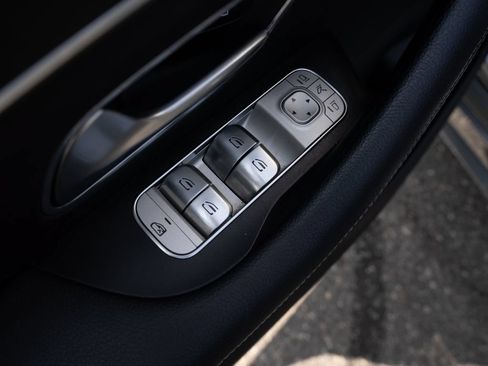 Used 2024 Mercedes-Benz GLE 350 4MATIC image 16