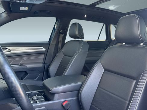 Used 2021 Volkswagen Atlas Cross Sport SEL R-Line AWD/4WD image 5