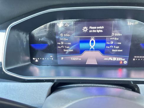 Used 2025 Volkswagen Jetta SE image 40