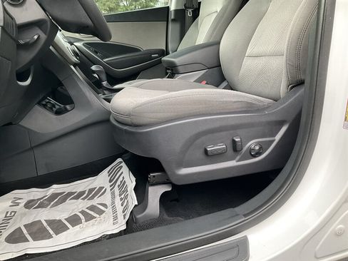 Used 2018 Hyundai Santa Fe Sport w/ 2.4L Value Package 02 FWD image 18