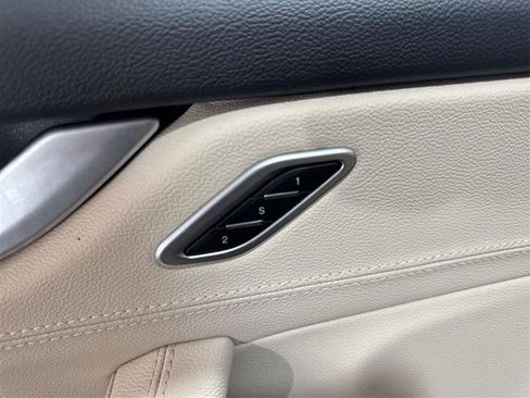 Used 2018 Maserati Levante AWD/4WD image 35