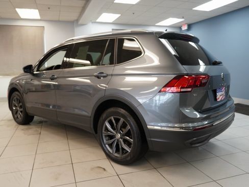 Used 2022 Volkswagen Tiguan SE image 12