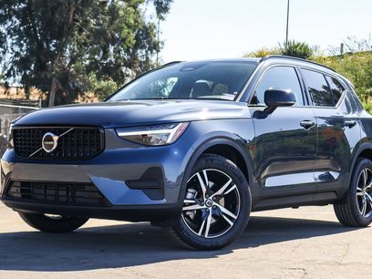 Used 2026 Volvo XC40 B5 Core