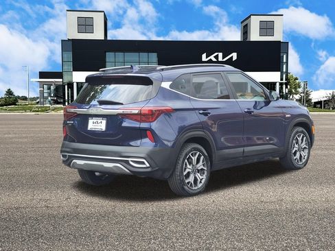 Used 2023 Kia Seltos EX AWD/4WD image 5