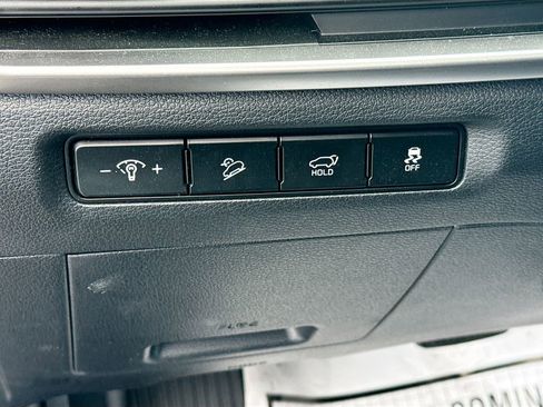 Used 2025 Kia Telluride S FWD image 11