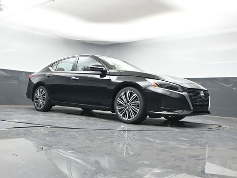 New 2025 Nissan Altima 2.5 SL image 31