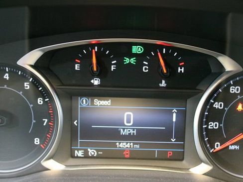 Used 2023 GMC Acadia SLE FWD image 25