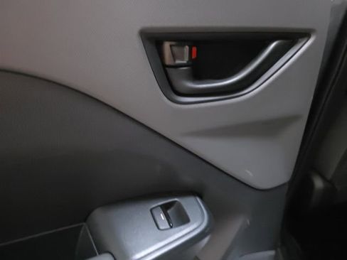 Used 2025 Subaru Crosstrek 2.0i Premium image 27