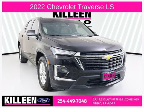 Used 2022 Chevrolet Traverse LS FWD image 1
