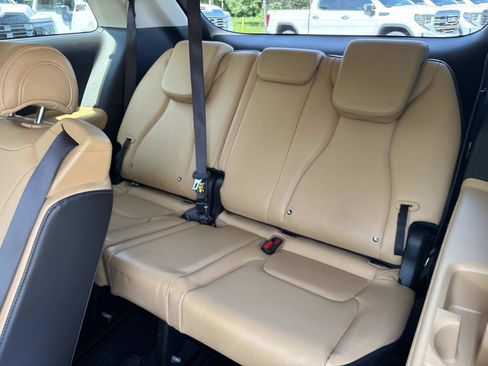 Used 2024 Kia Carnival EX FWD image 31
