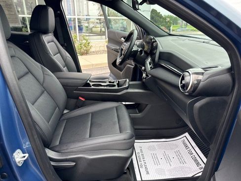Used 2026 Chevrolet Equinox LT w/ Convenience Package II FWD image 31