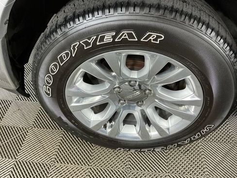 Used 2014 RAM 1500 Laramie w/ Convenience Group AWD/4WD image 16