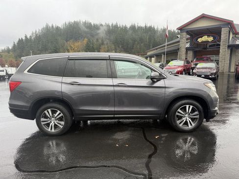Used 2017 Honda Pilot EX-L image 2