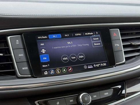 Used 2021 Buick Enclave Essence w/ Sport Touring Edition image 28