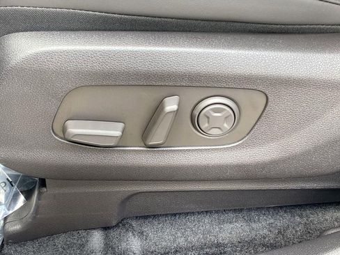 New 2026 Kia Carnival FWD image 14