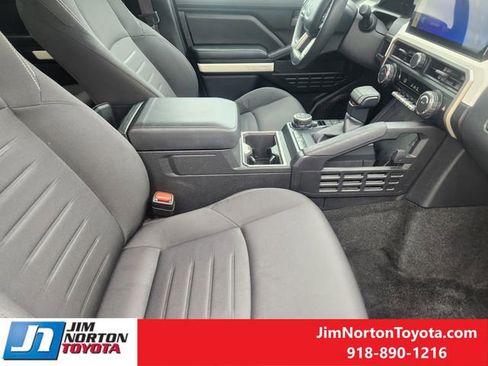 Used 2024 Toyota Tacoma TRD Off-Road image 15